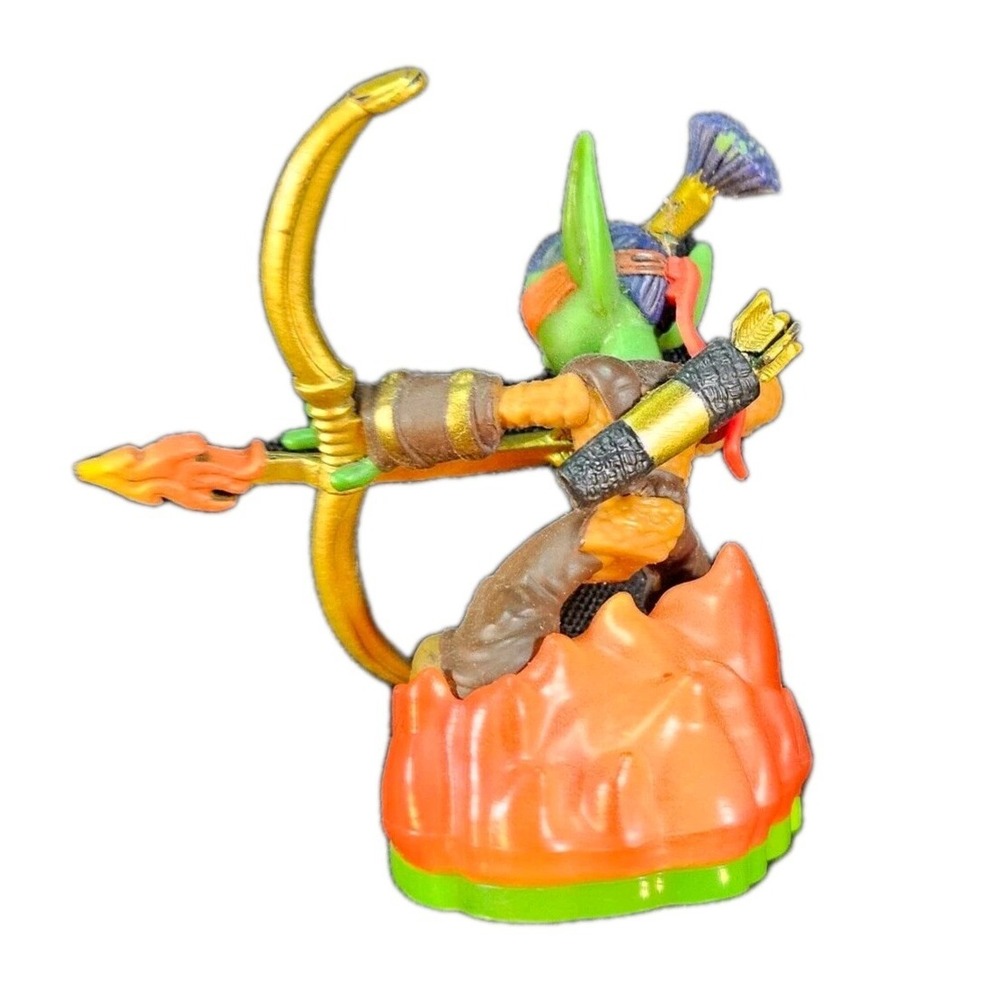 Skylanders Spyros Adventure Flameslinger Action Figure with Card 1-00558